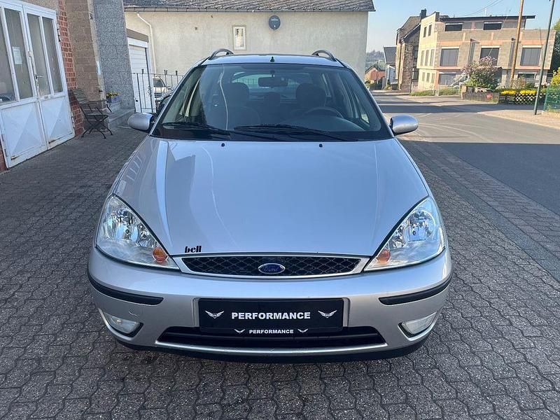 Gebraucht Ford Focus Ghia 101 PS (74 kW) 2002 Grau Limousine