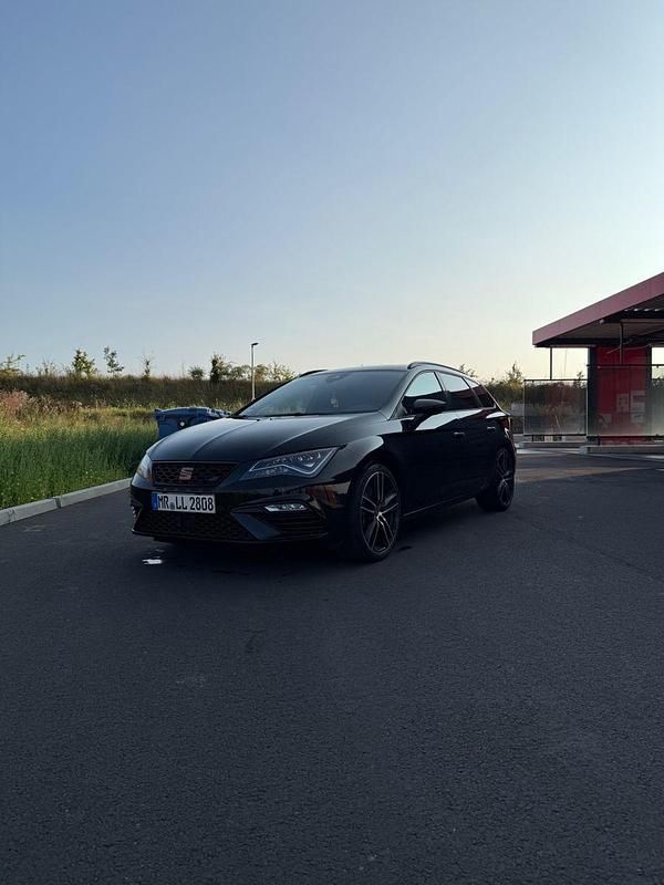 Schwarz Gebraucht 2018 Cupra Leon Kombi | 20.199 € (Guter Preis) - Bild 1/4