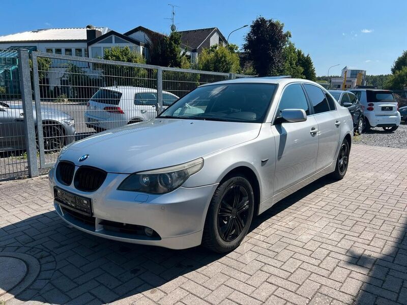 Silber Gebraucht 2006 BMW 525 Limousine | 3.200 € (Superpreis) - Bild 1/4
