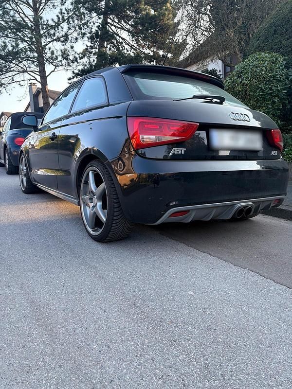 Gebraucht Audi A1 105 PS (77 kW) 2010 Schwarz Kleinwagen