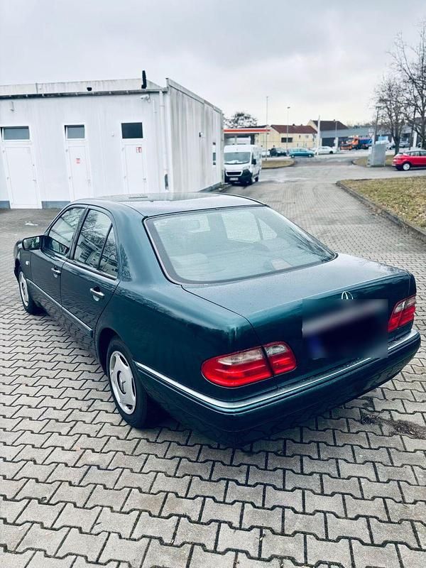 Gebraucht Mercedes E230 150 PS (110 kW) 1997 Limousine