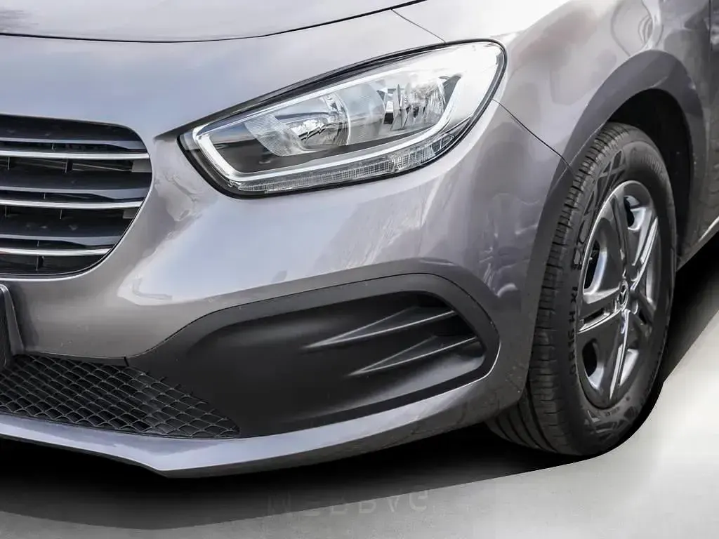 Gebraucht Mercedes T160 95 PS (69 kW) 2023 Chromitgrau Van / Kleinbus