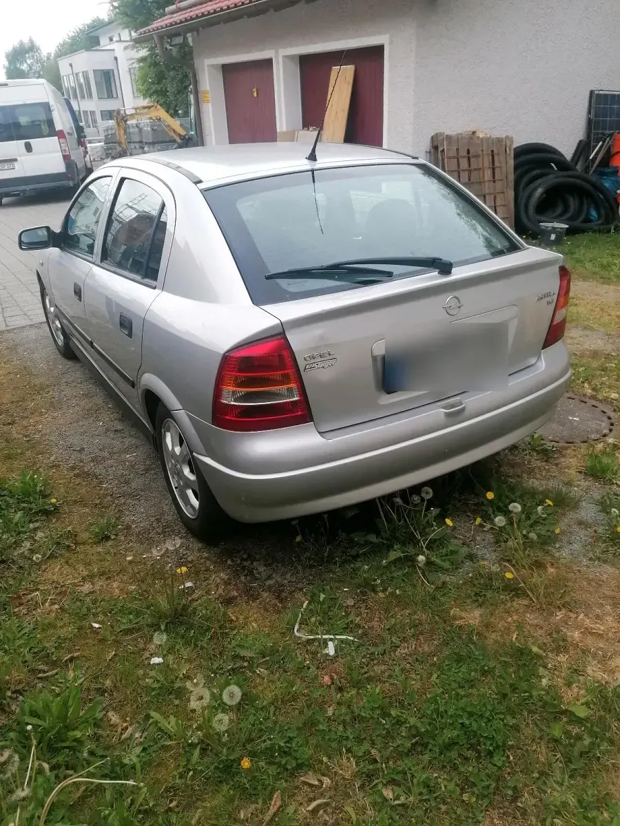 Gebraucht Opel Astra 84 PS (61 kW) 2002 Silber Limousine