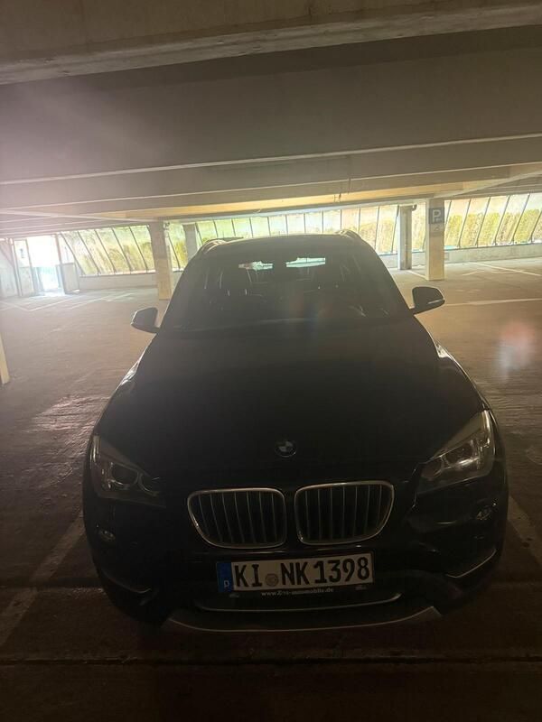 Schwarz Gebraucht 2013 BMW X1 SUV | 12.500 € - Bild 1/4