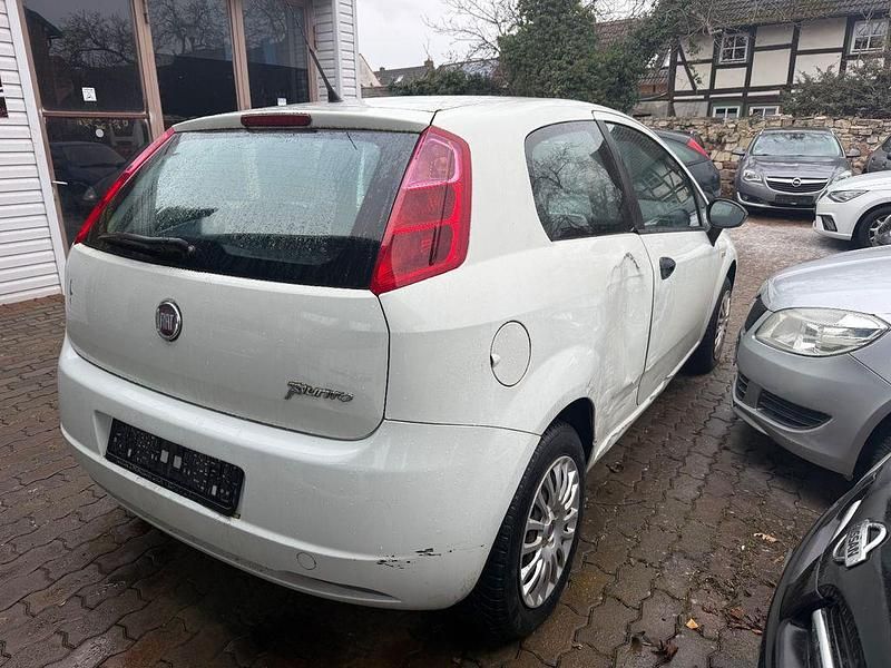 Gebraucht Fiat Grande Punto Active 65 PS (47 kW) 2009 Weiß Kleinwagen