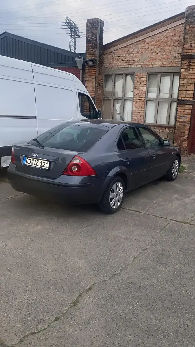 Gebraucht Ford Mondeo 110 PS (80 kW) 2002 Andere farben Limousine