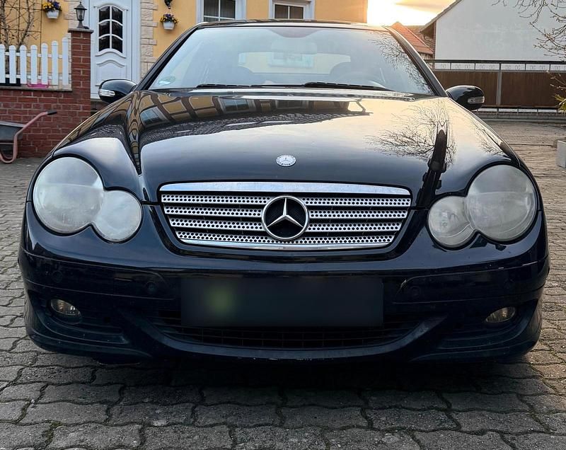 Gebraucht Mercedes C220 150 PS (110 kW) 2008 Schwarz Coupé