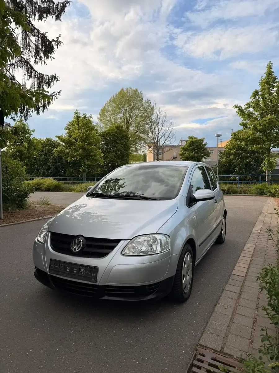 Gebraucht VW Fox 75 PS (55 kW) 2004 Grau Kleinwagen