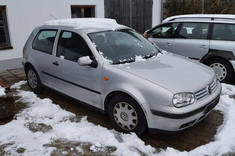 Gebraucht VW Golf IV 101 PS (74 kW) 1998 Silber Kleinwagen