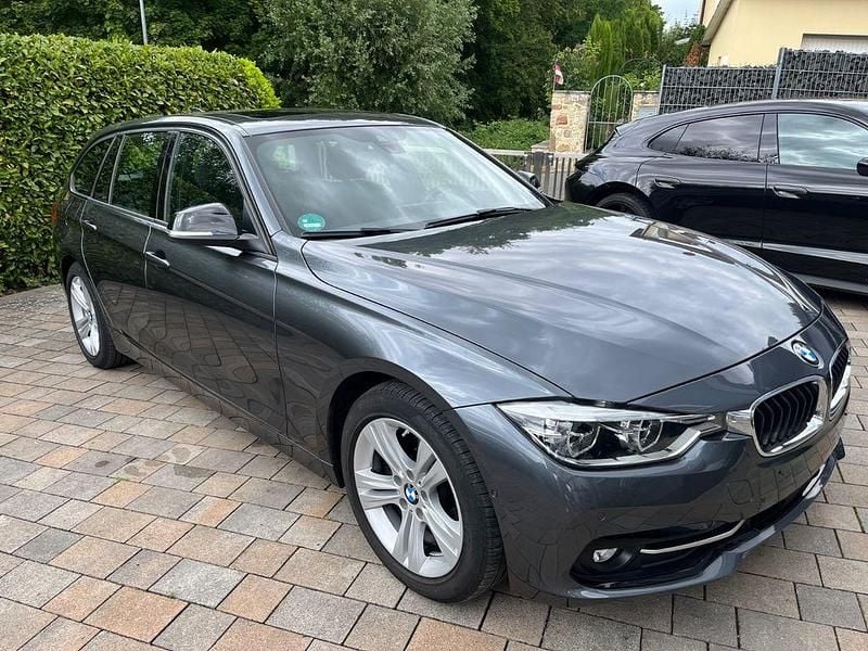 Grau Gebraucht 2017 BMW 320 Performance Limousine | 8.999 € (Superpreis) - Bild 1/4
