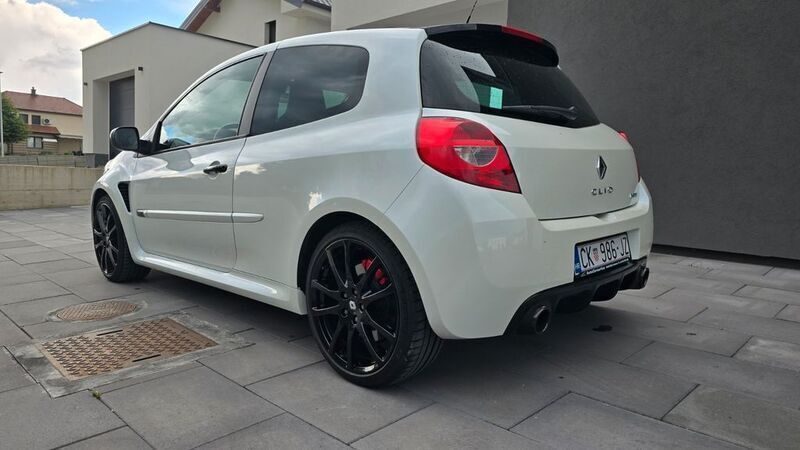 Weiß Gebraucht 2012 Renault Clio R.S. R.S. Kleinwagen | 14.000 € (Teuer) - Bild 1/4