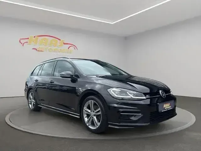 Gebraucht VW Golf VII Comfortline 125 PS (91 kW) 2018 Schwarz Kombi