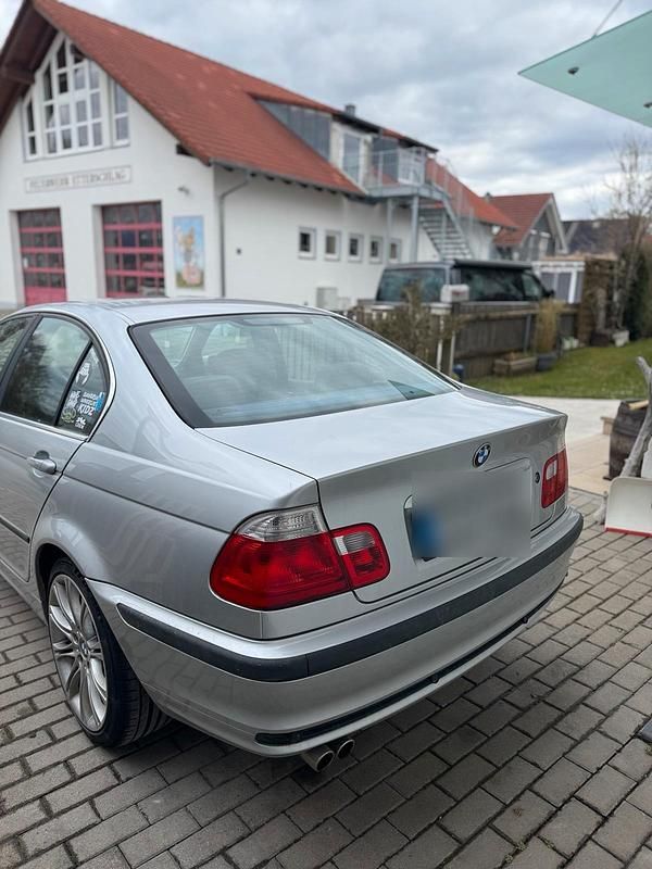 Gebraucht BMW 320 150 PS (110 kW) 1999 Silber Limousine