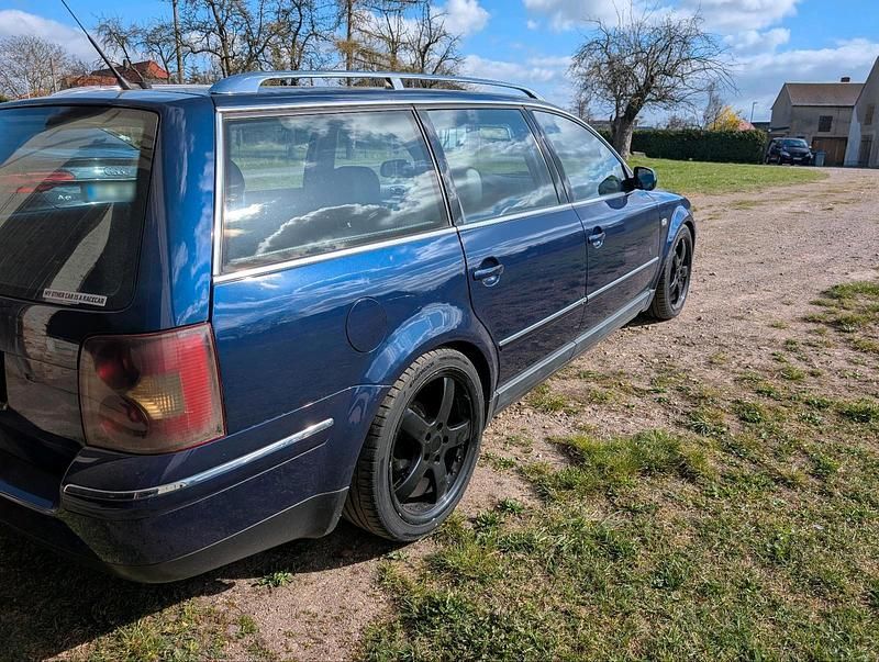 Gebraucht VW Passat 150 PS (110 kW) 2001 Blau Kombi