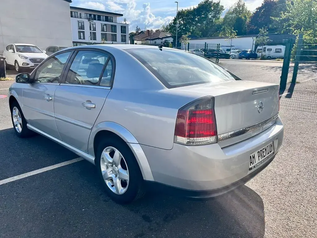 Gebraucht Opel Vectra Edition 147 PS (108 kW) 2009 Grau Limousine