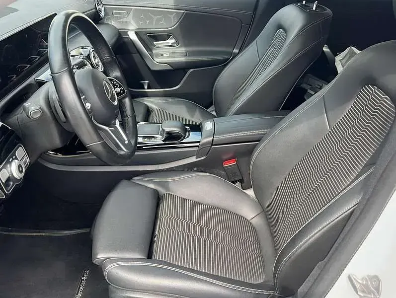 Gebraucht Mercedes CLA200 Night 163 PS (119 kW) 2021 Silber Coupé