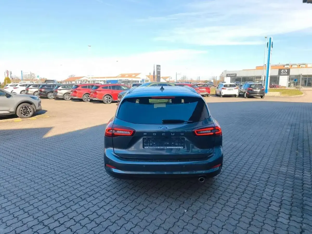 Novo Ford Focus Titanium X 155 HP (114 kW) 2026 Cinzento Sedan