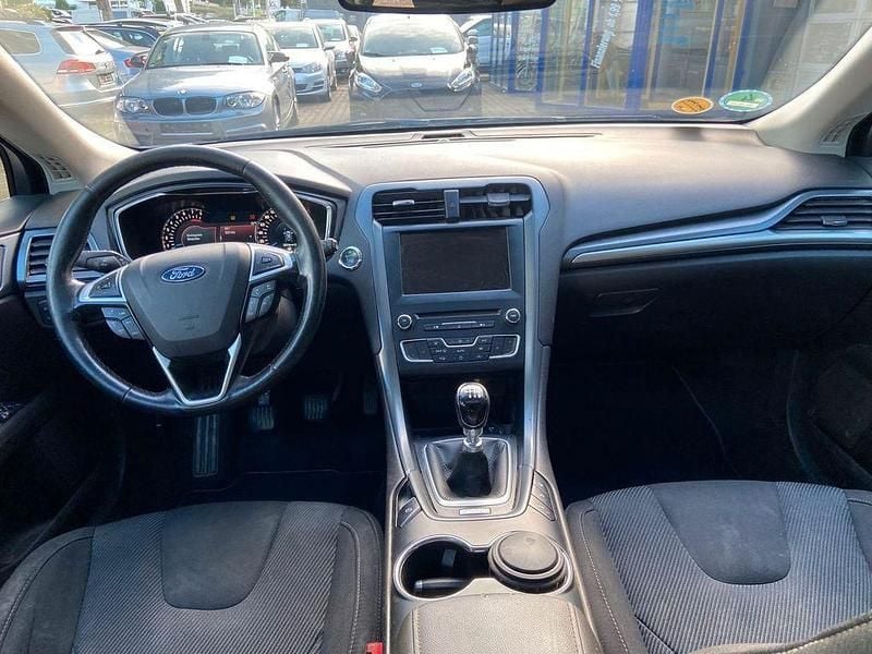Gebraucht Ford Mondeo Titanium 160 PS (117 kW) 2017 Grau Limousine
