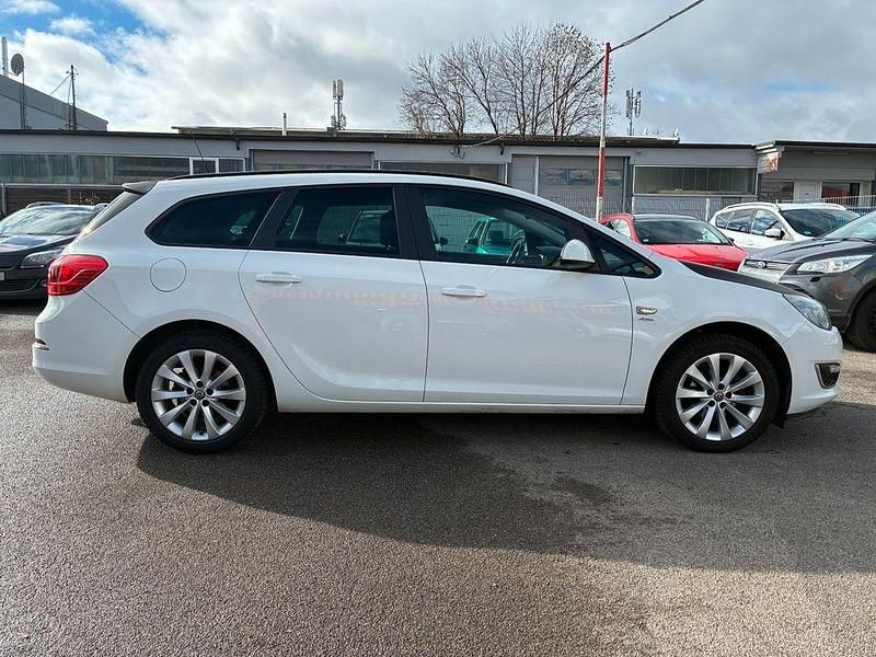 Gebraucht Opel Astra Active 140 PS (102 kW) 2013 Weiß Kombi