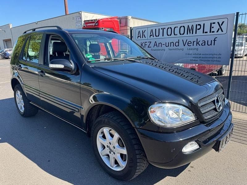 Schwarz Gebraucht 2002 Mercedes ML270 SUV | 3.500 € (Guter Preis) - Bild 1/4