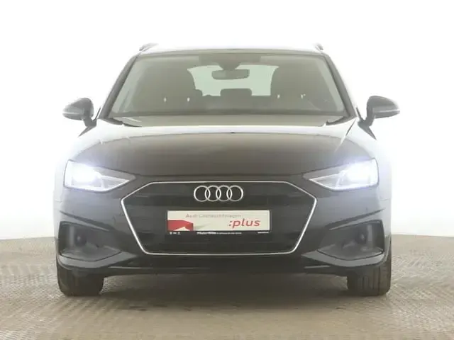 Gebraucht Audi A4 Basis 163 PS (119 kW) 2023 Brillantschwarz Kombi