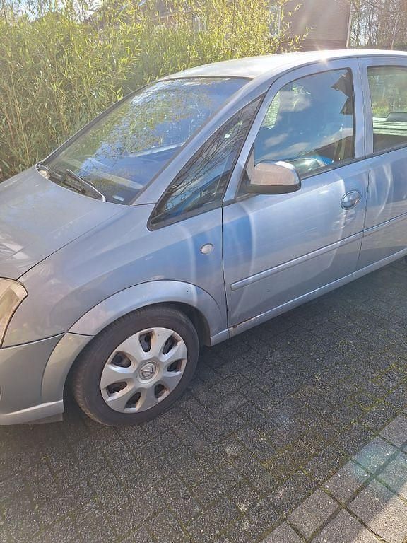 Gebraucht Opel Meriva 101 PS (74 kW) 2008 Silber Van / Kleinbus
