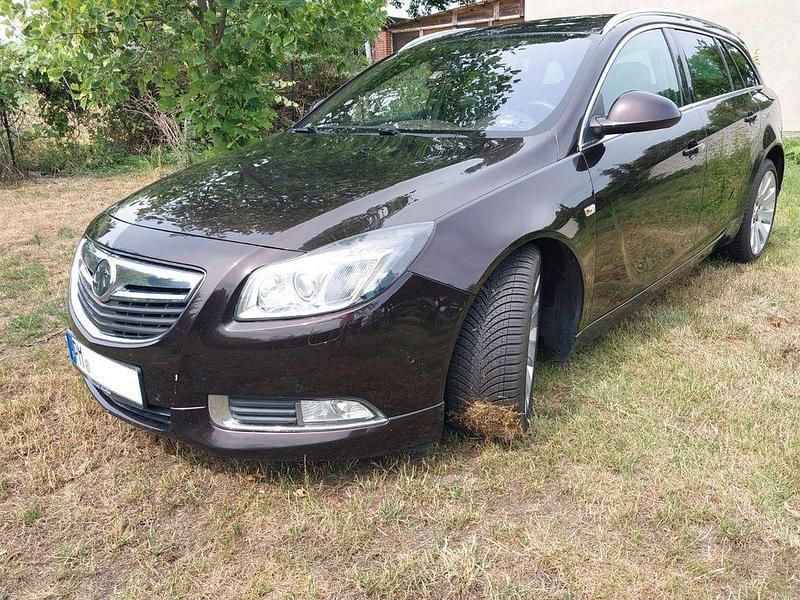 Braun Gebraucht 2012 Opel Insignia Kombi | 8.500 € (Teuer) - Bild 1/4