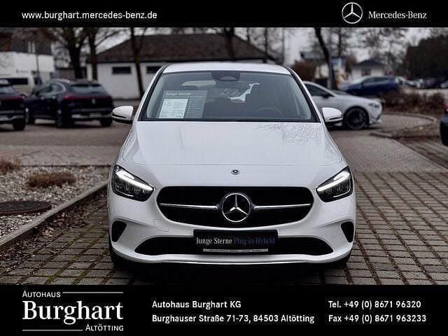 Gebraucht Mercedes B250e Advanced 163 PS (119 kW) 2023 Polarweiß Van / Kleinbus
