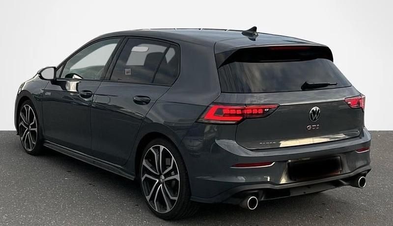 Gebraucht VW Golf VIII GTI 265 PS (194 kW) 2025 Delfingrau Kombi