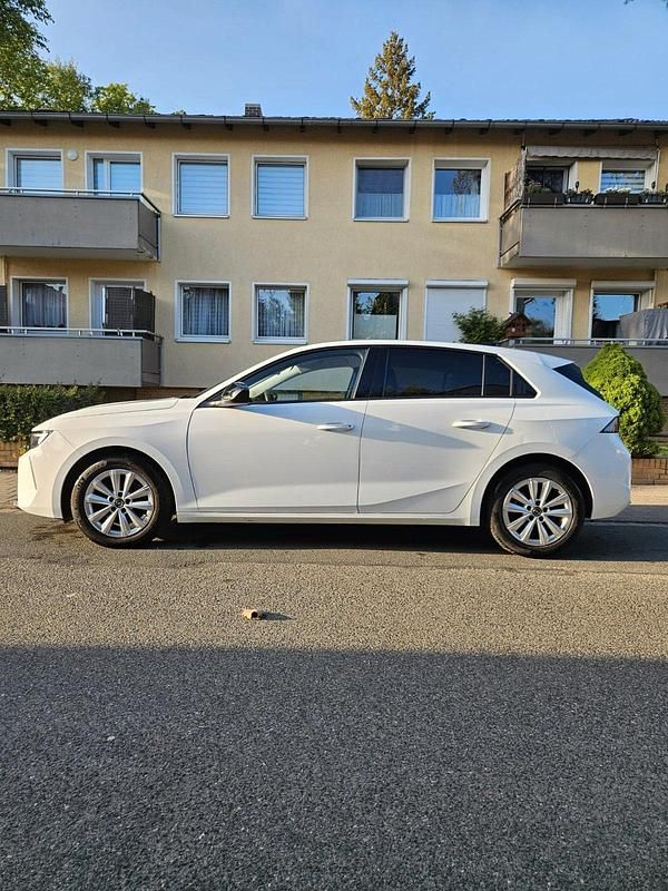Occasion Opel Astra Edition 131 ch (96 kW) 2024 Blanc Citadine