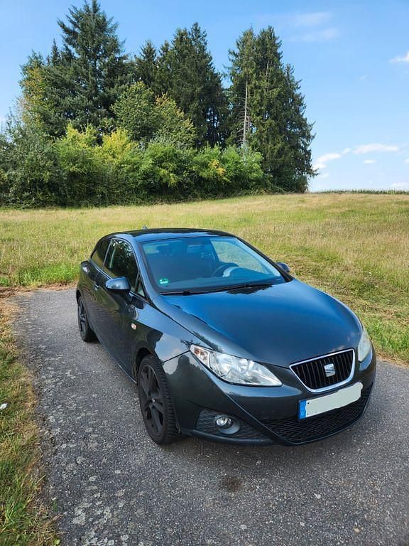 Grau Gebraucht 2010 Seat Ibiza SC Style Kleinwagen | 2.600 € (Guter Preis) - Bild 1/4