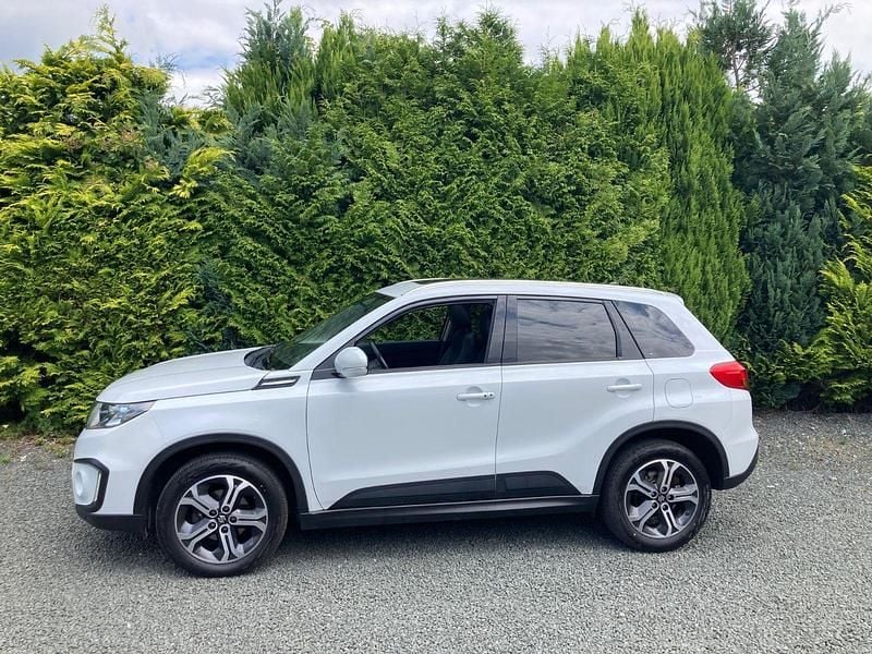 Weiß Gebraucht 2015 Suzuki Vitara Comfort SUV | 8.700 € (Fairer Preis) - Bild 1/4