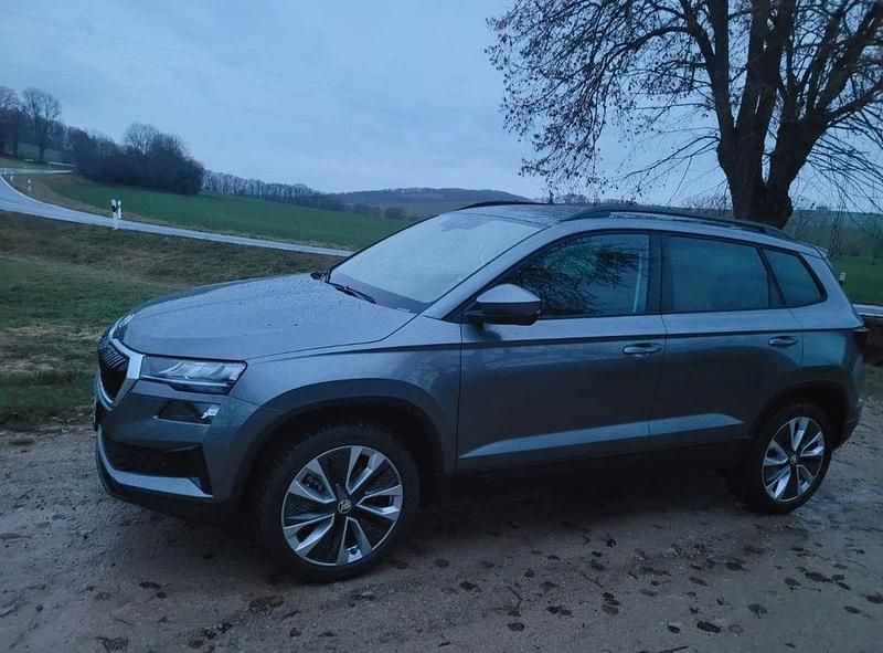 Grau Gebraucht 2022 Skoda Karoq Style SUV | 26.000 € (Guter Preis) - Bild 1/4
