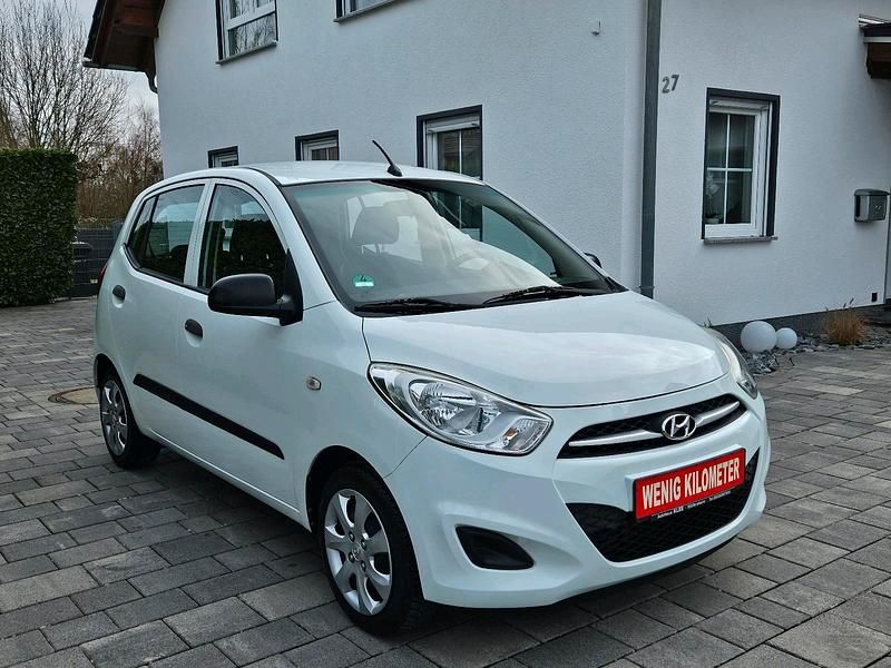 Gebraucht Hyundai i10 69 PS (50 kW) 2012 Weiß Kleinwagen