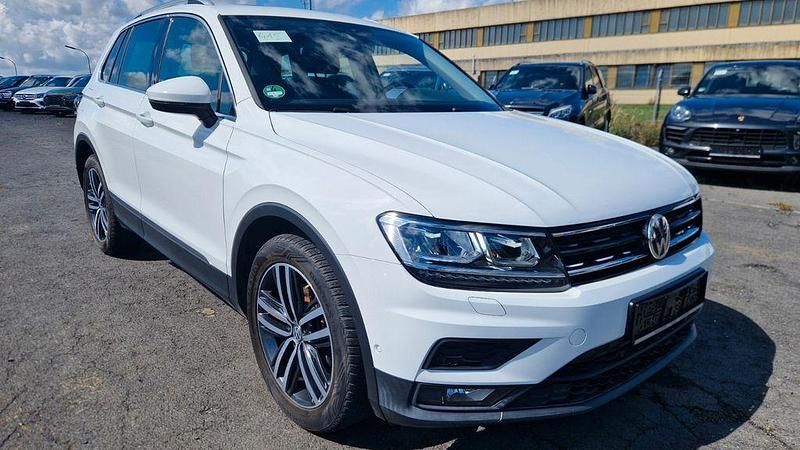 Second-hand VW Tiguan Sound 179 CP (131 kW) 2017 Alb SUV