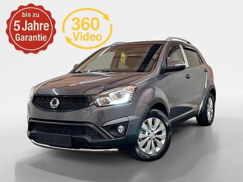 Grau Gebraucht 2017 Ssangyong (KGM) Korando SUV | 13.690 € - Bild 1/4