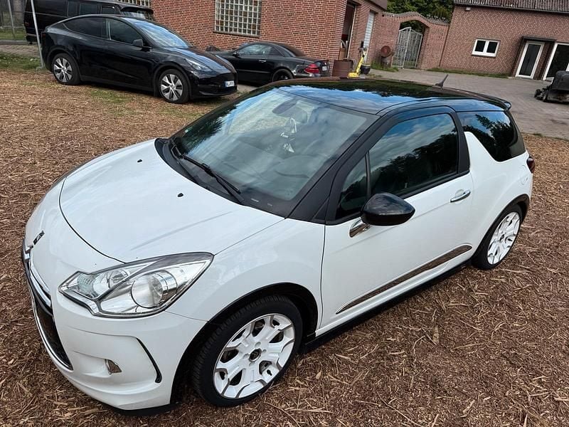 Weiß Gebraucht 2013 Citroën DS3 Kleinwagen | 6.500 € (Teuer) - Bild 1/4