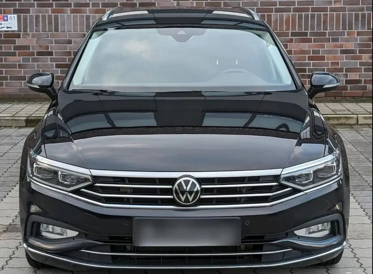 Gebraucht VW Passat Elegance 150 PS (110 kW) 2021 Schwarz Kombi
