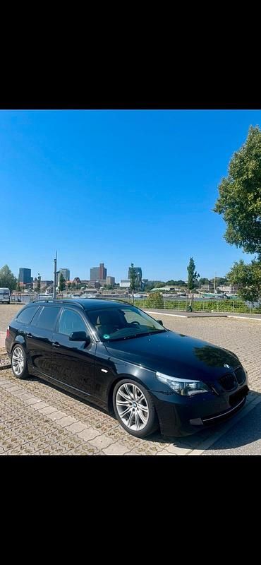 Gebraucht BMW 530 235 PS (172 kW) 2007 Schwarz Kombi