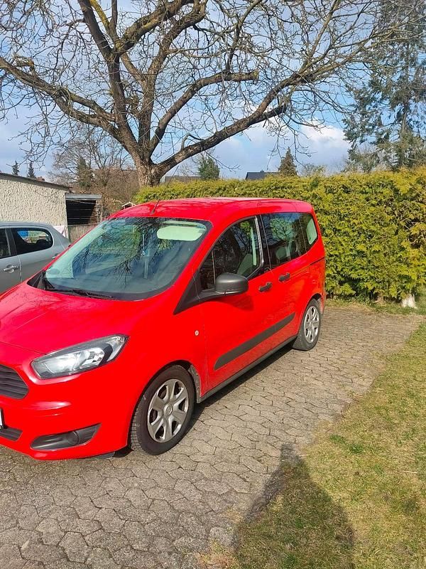 Gebraucht Ford Tourneo Courier 75 PS (55 kW) 2016 Rot Van / Kleinbus