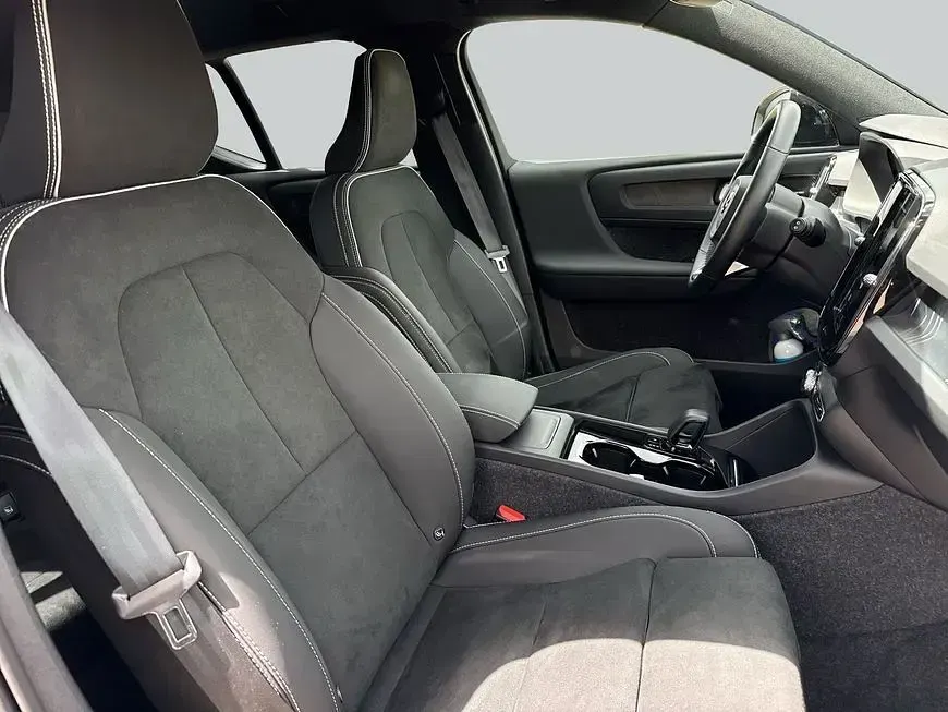 Gebraucht Volvo EX40 185 kW (252 PS) 2024 Schwarz SUV