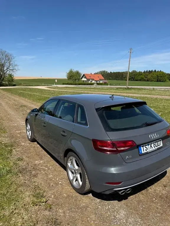Używany Audi A3 Sport 150 KM (110 kW) 2017 Szary Sedan/Limuzyna