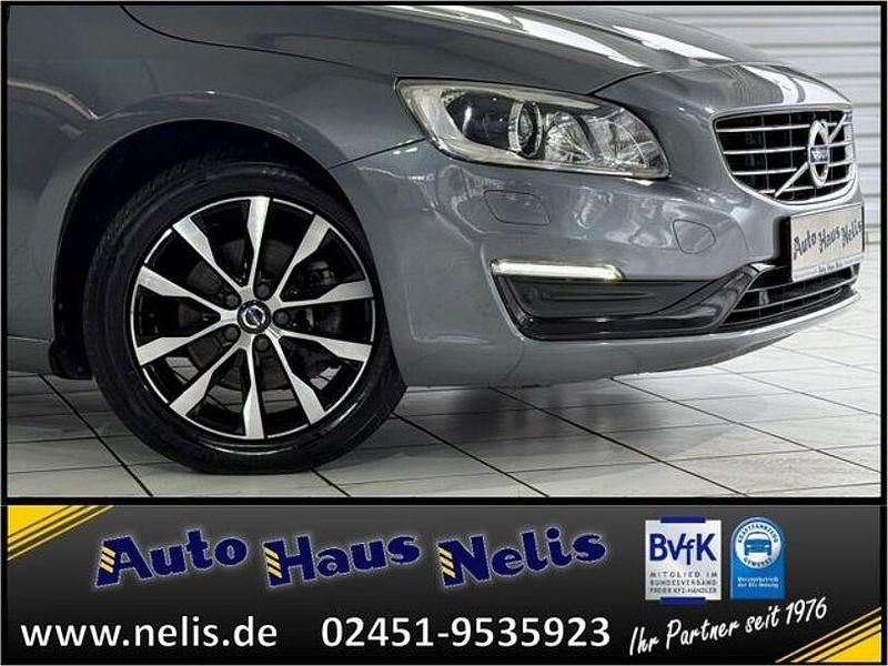 Gebraucht Volvo V60 152 PS (111 kW) 2018 Grau Kombi
