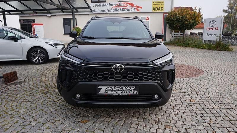 Neu Toyota Corolla Cross 178 PS (130 kW) 2025 Schwarz SUV