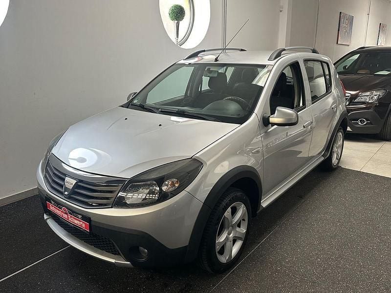 Gebraucht Dacia Sandero Stepway 84 PS (61 kW) 2011 Silber Limousine