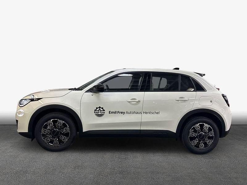 Neu Fiat 600 Icon 101 PS (74 kW) 2025 Weiß SUV