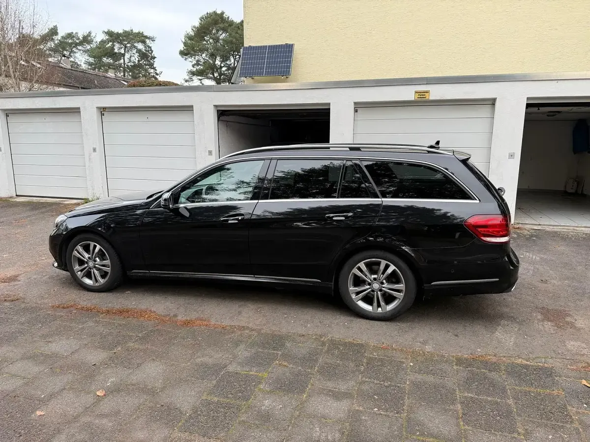 Second-hand Mercedes E220 Avantgarde 170 CP (125 kW) 2014 Negru Break