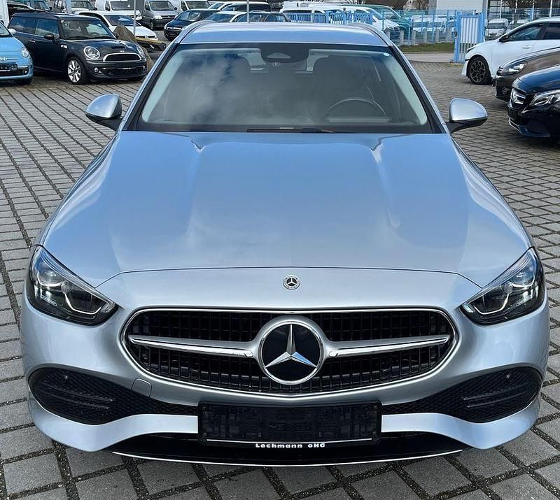 Gebraucht Mercedes C220 200 PS (147 kW) 2022 Silber Limousine