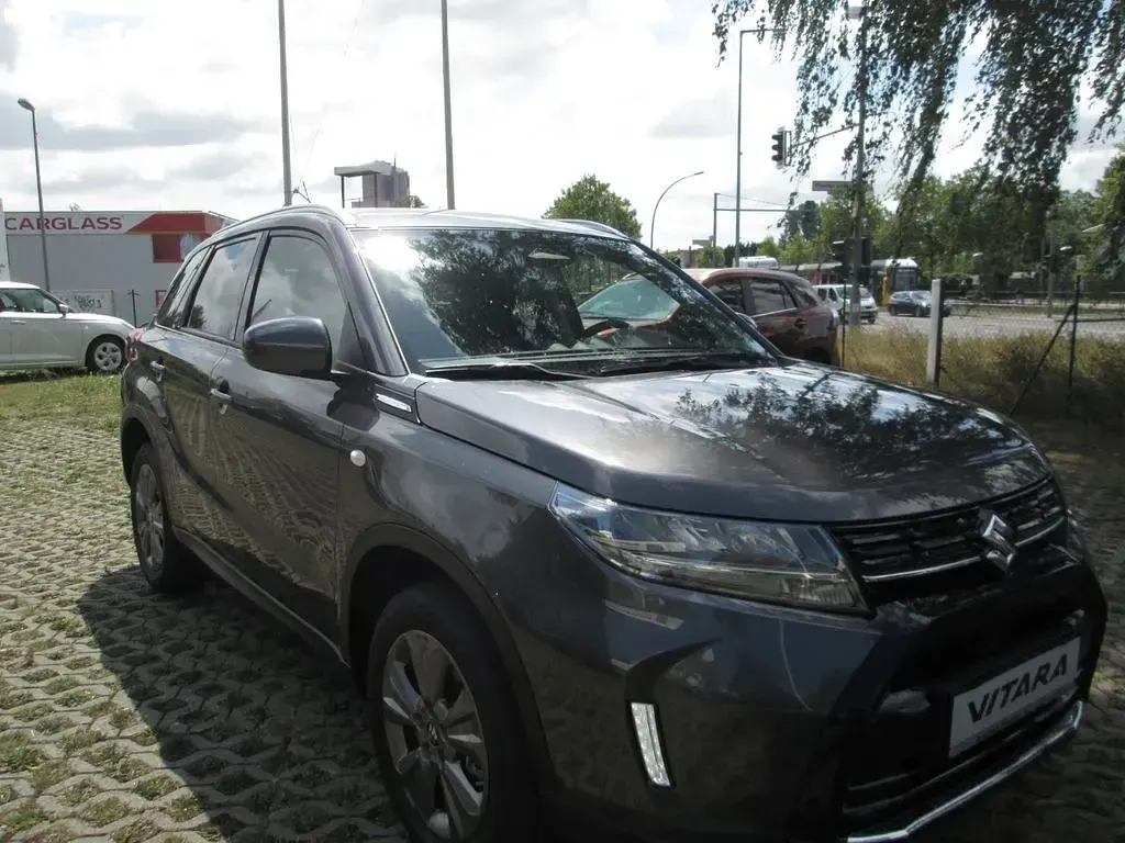Neu Suzuki Vitara Comfort 110 PS (80 kW) 2026 Grau SUV