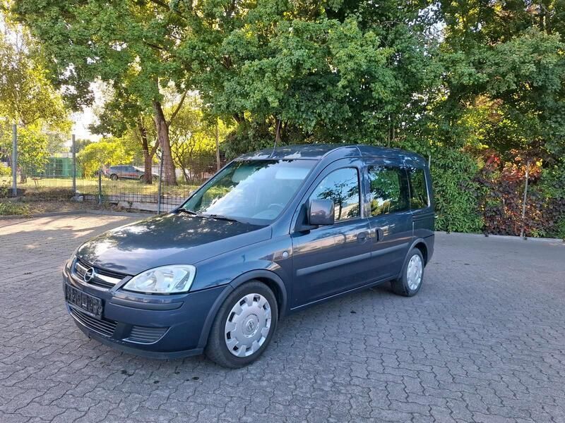Grau Gebraucht 2009 Opel Combo Van / Kleinbus | 3.950 € (Etwas zu teuer) - Bild 1/4